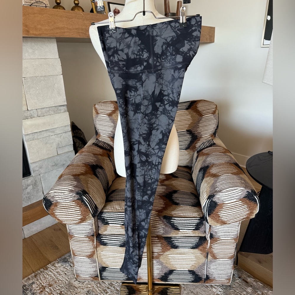 Lululemon Wunder Under Shibori Legging - Picture 3 of 8